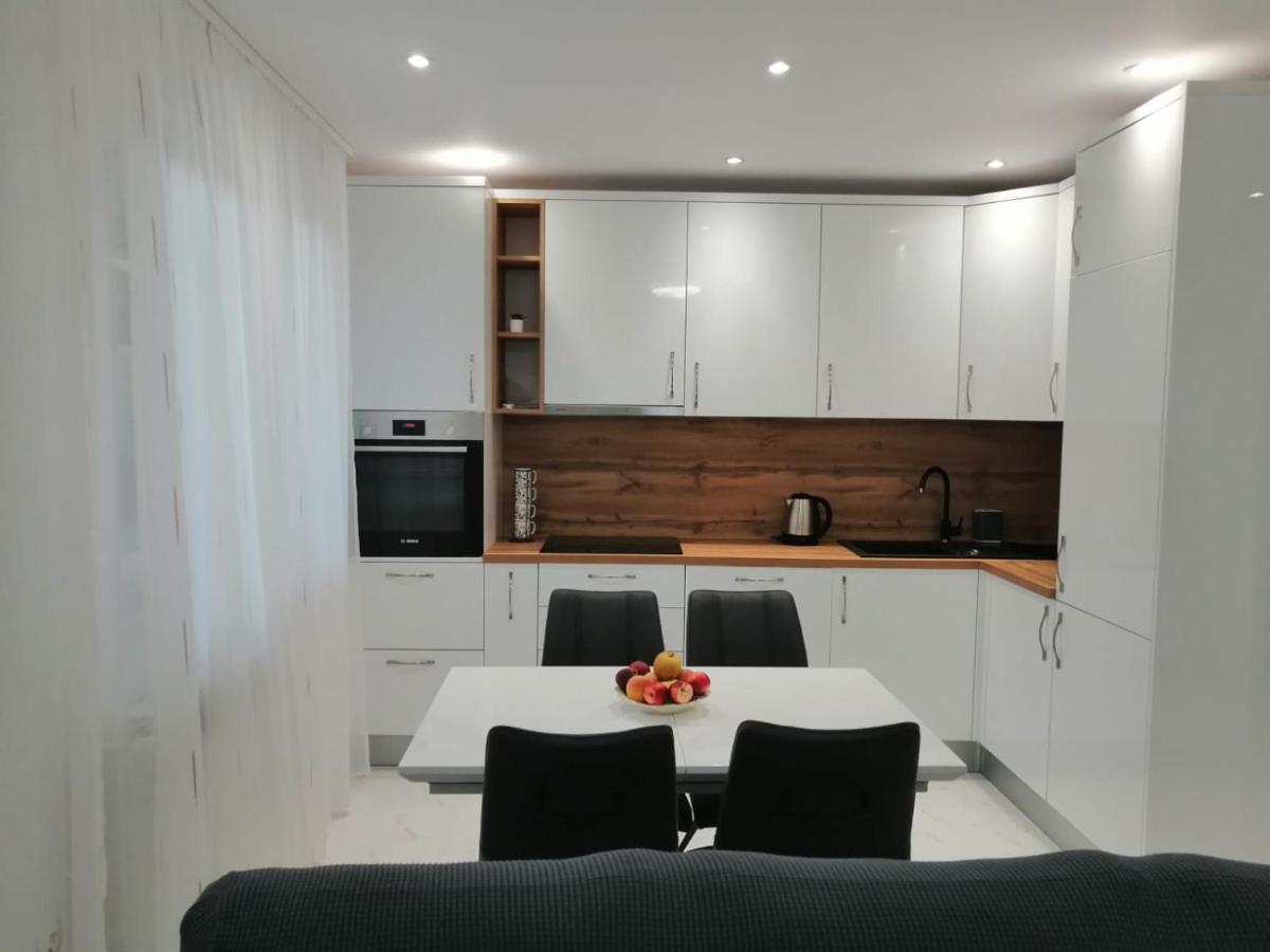 Apartmani Marivo Baška Voda Екстериор снимка