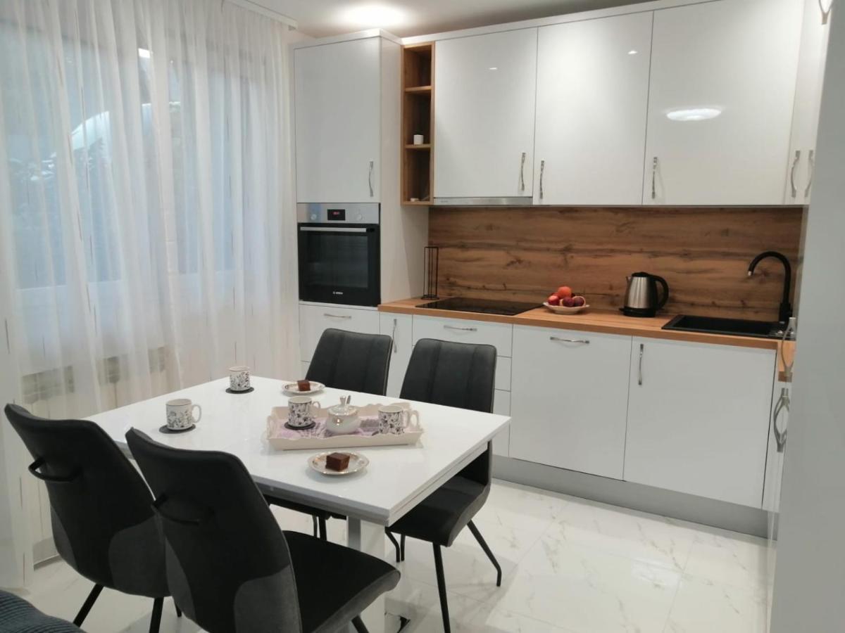 Apartmani Marivo Baška Voda Екстериор снимка