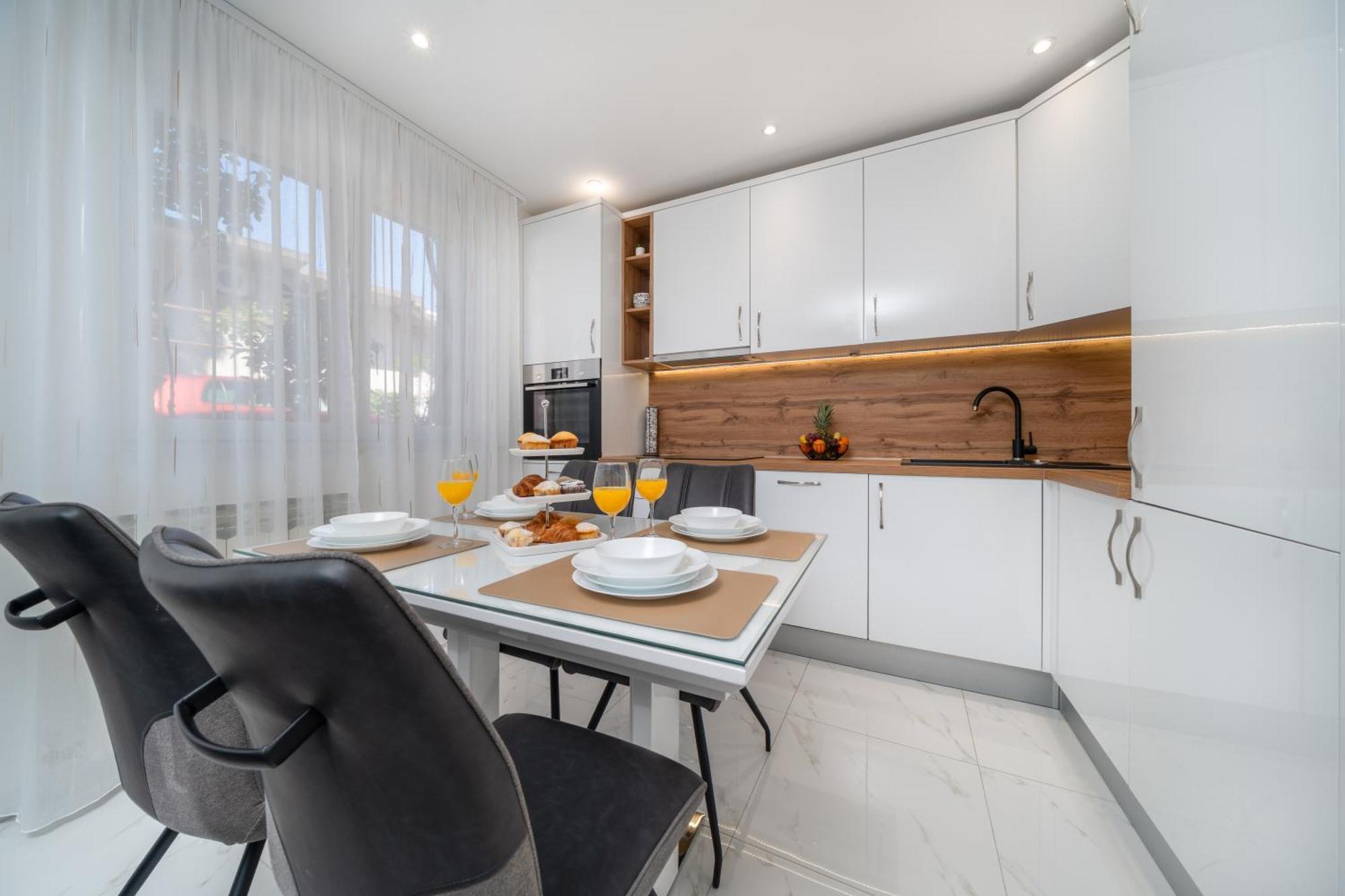 Apartmani Marivo Baška Voda Екстериор снимка
